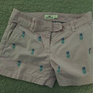 Vineyard Vines Every Day shorts size 0